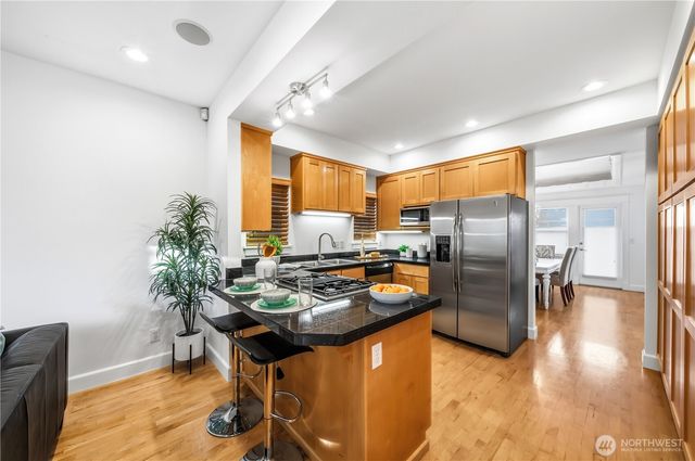 1375 32nd Avenue S, Seattle, WA 98144