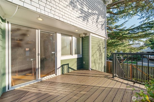 1375 32nd Avenue S, Seattle, WA 98144