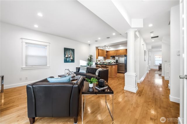 1375 32nd Avenue S, Seattle, WA 98144