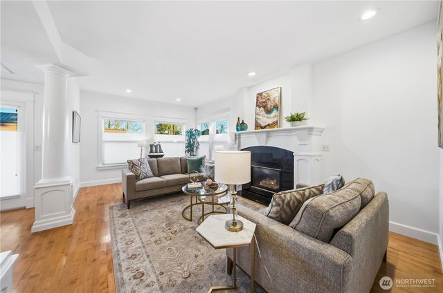 1375 32nd Avenue S, Seattle, WA 98144