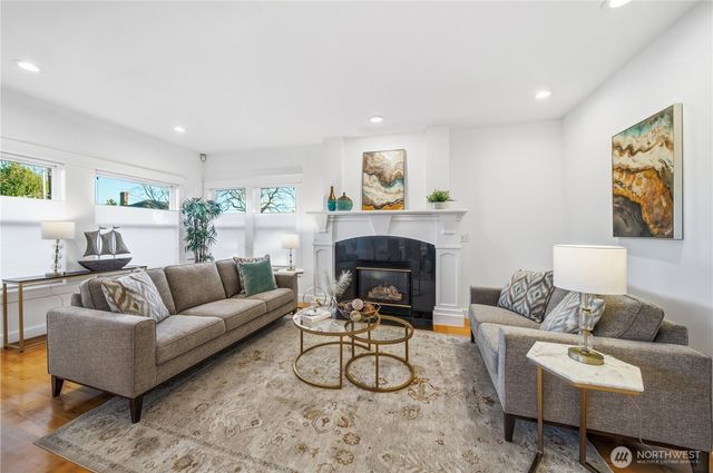 1375 32nd Avenue S, Seattle, WA 98144