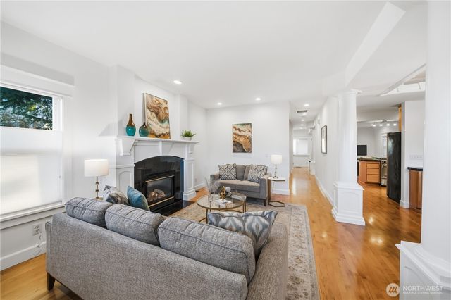 1375 32nd Avenue S, Seattle, WA 98144