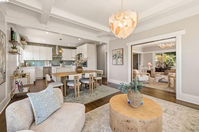 5765 Manila Ave, Oakland, CA 94618