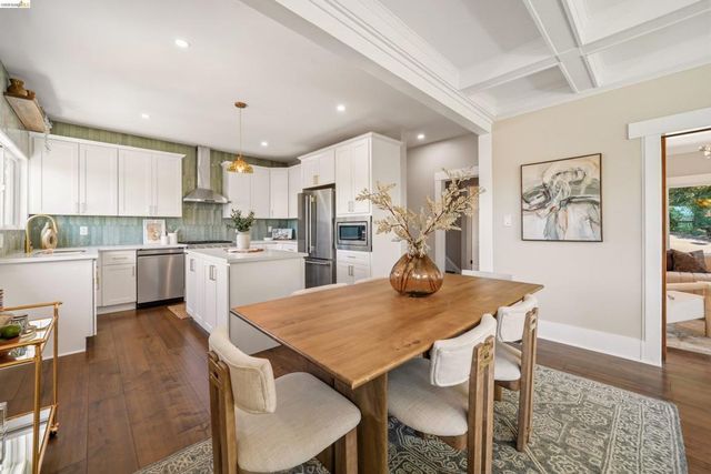 5765 Manila Ave, Oakland, CA 94618