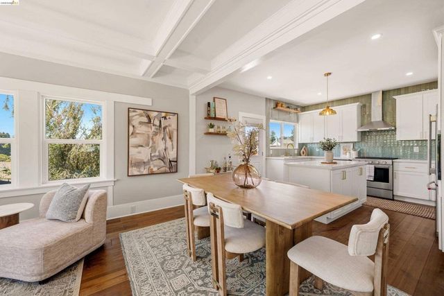 5765 Manila Ave, Oakland, CA 94618