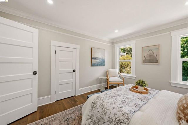 5765 Manila Ave, Oakland, CA 94618