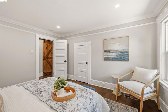 5765 Manila Ave, Oakland, CA 94618