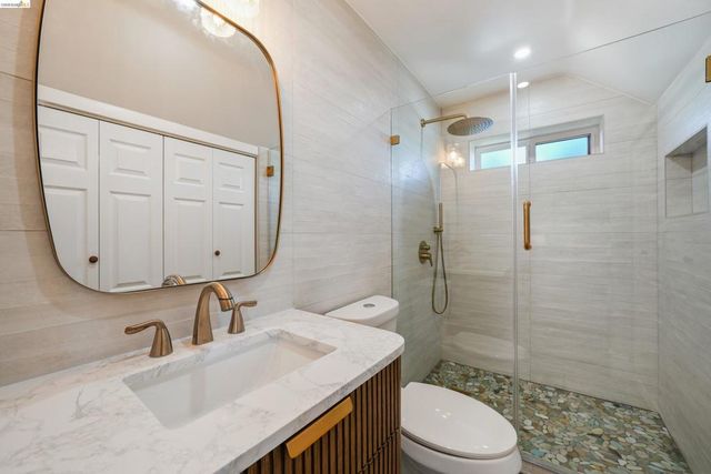 5765 Manila Ave, Oakland, CA 94618