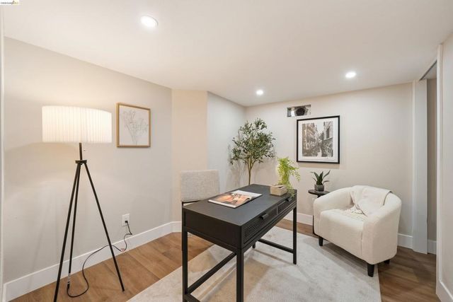 5765 Manila Ave, Oakland, CA 94618