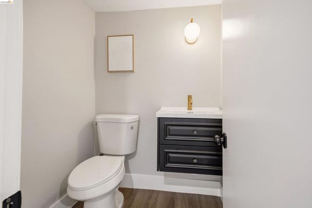 5765 Manila Ave, Oakland, CA 94618
