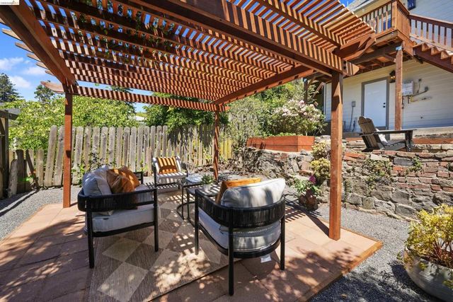 5765 Manila Ave, Oakland, CA 94618