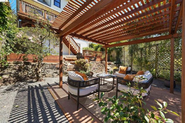 5765 Manila Ave, Oakland, CA 94618