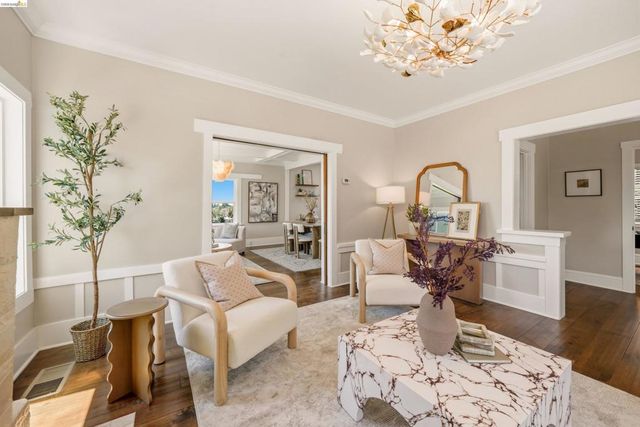 5765 Manila Ave, Oakland, CA 94618