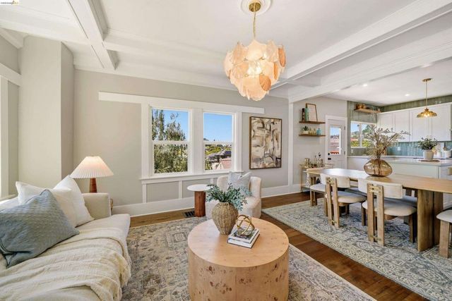 5765 Manila Ave, Oakland, CA 94618