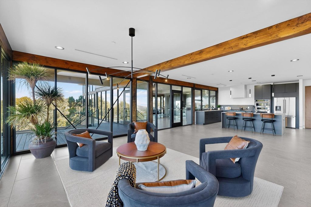 Image 16 of property listing at 235 Kimberly Lane, Tijeras, NM 87059