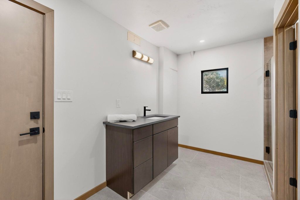 Image 64 of property listing at 235 Kimberly Lane, Tijeras, NM 87059