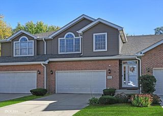 14571 Club Circle Drive, Oak Forest, IL 60452