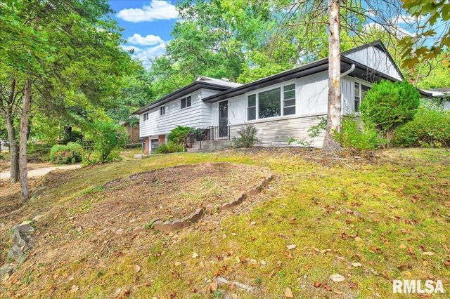 3808 N WALROUND Lane, Peoria, IL 61615