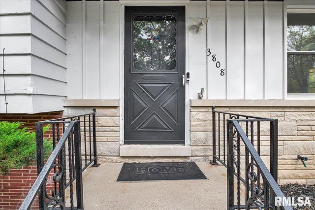 3808 N WALROUND Lane, Peoria, IL 61615