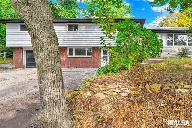 3808 N WALROUND Lane, Peoria, IL 61615