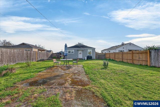 1530 Maple St SW, Albany, OR 97321