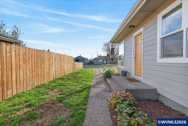 1530 Maple St SW, Albany, OR 97321