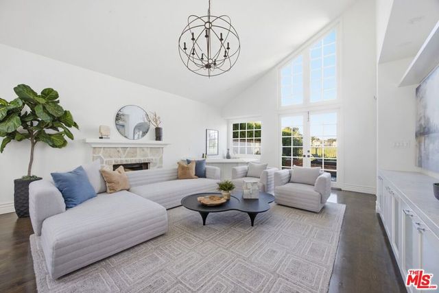19382 Woodlands Drive, Huntington Beach, CA 92648