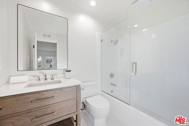 19382 Woodlands Drive, Huntington Beach, CA 92648