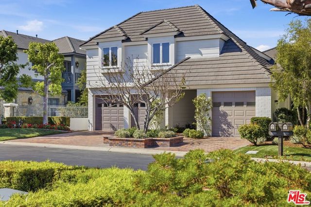19382 Woodlands Drive, Huntington Beach, CA 92648