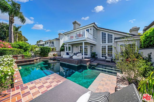 19382 Woodlands Drive, Huntington Beach, CA 92648
