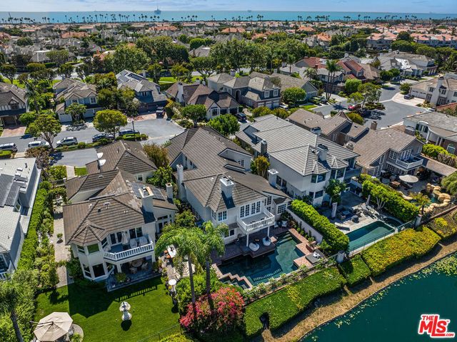 19382 Woodlands Drive, Huntington Beach, CA 92648