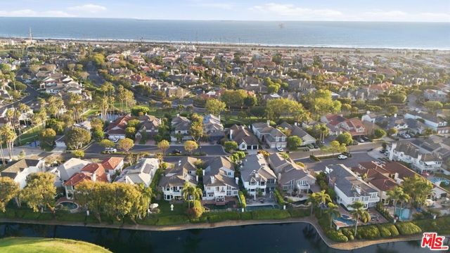 19382 Woodlands Drive, Huntington Beach, CA 92648