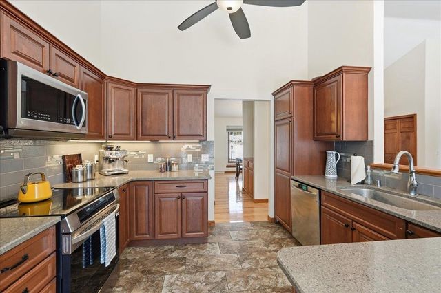 925 S Holt Circle, Madison, WI 53719