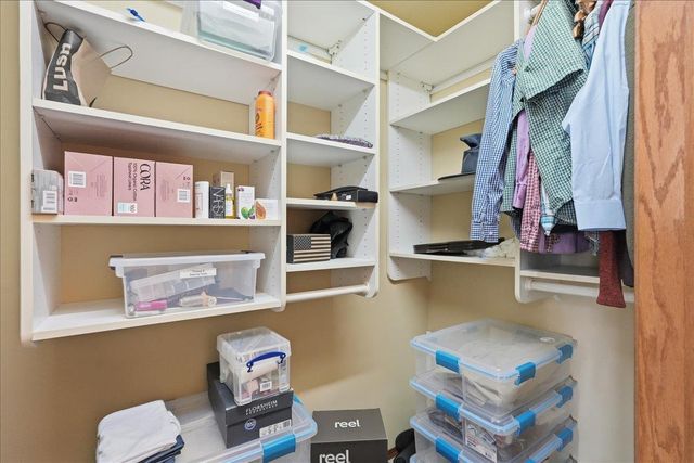 925 S Holt Circle, Madison, WI 53719