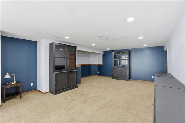 925 S Holt Circle, Madison, WI 53719