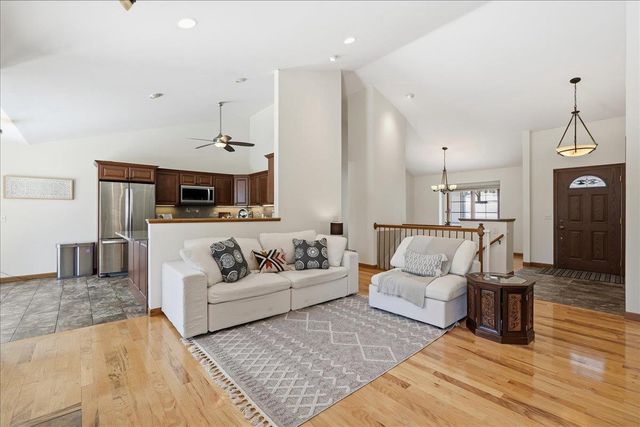 925 S Holt Circle, Madison, WI 53719