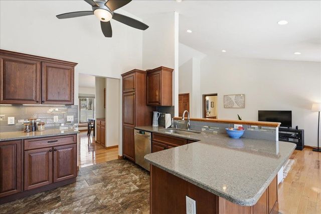 925 S Holt Circle, Madison, WI 53719