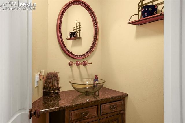 1660 Mesa Avenue, Colorado Springs, CO 80906