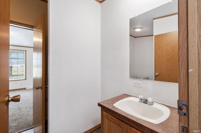 1895 E 800 S, Claypool, IN 46510