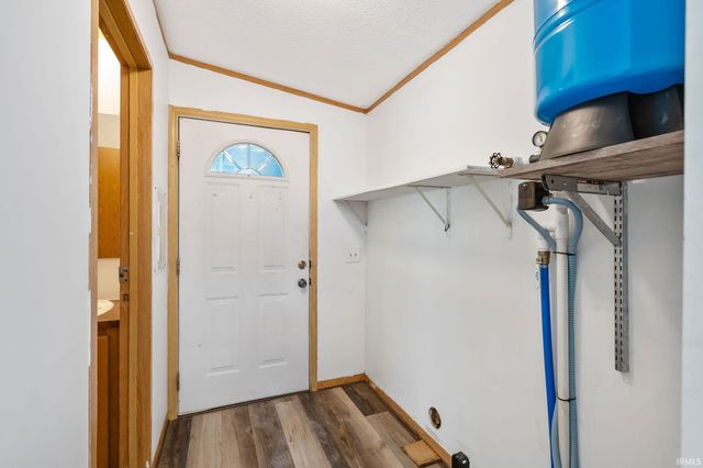 1895 E 800 S, Claypool, IN 46510