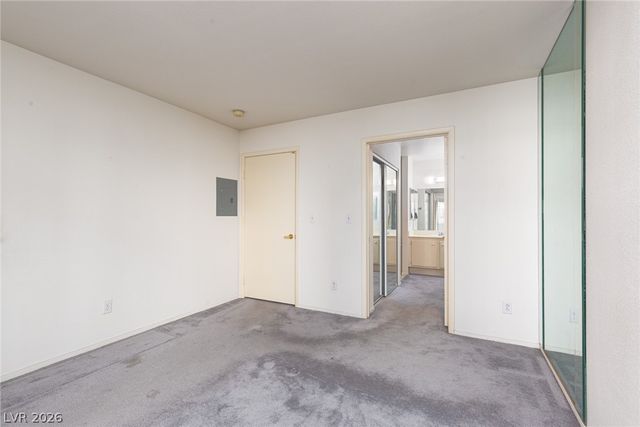 4877 South Torrey Pines Drive 105, Las Vegas, NV 89103