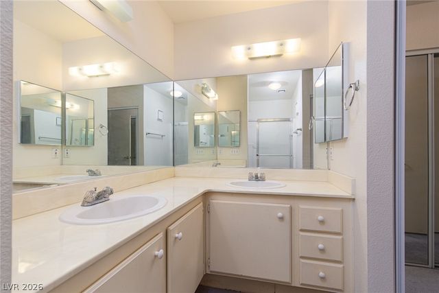 4877 South Torrey Pines Drive 105, Las Vegas, NV 89103