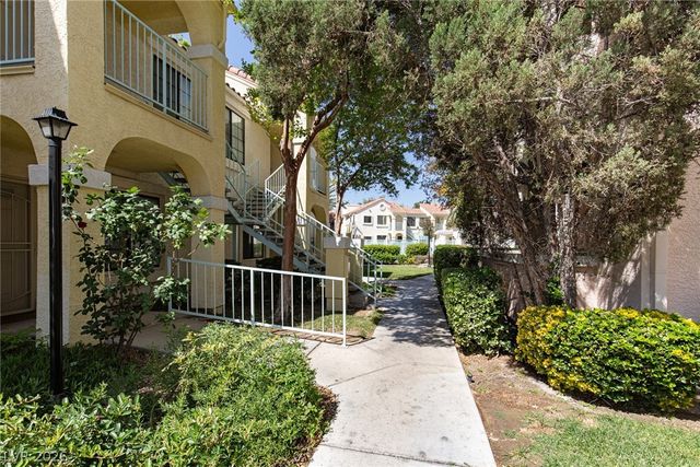 4877 South Torrey Pines Drive 105, Las Vegas, NV 89103
