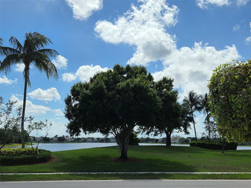383 Berenger Walk, Royal Palm Beach, FL 33414