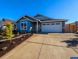 5972 Evangelista St S, Salem, OR 97306