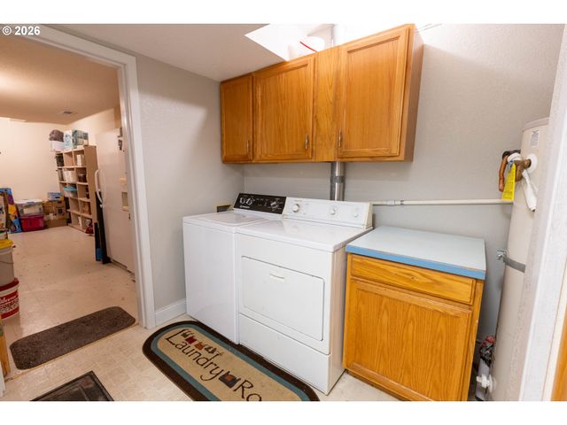 583 CANBERRA Dr, Philomath, OR 97370
