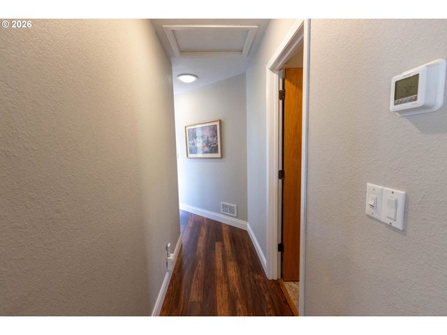 583 CANBERRA Dr, Philomath, OR 97370