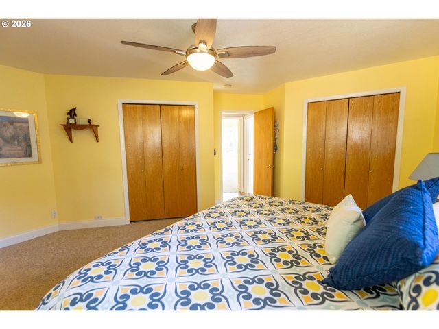 583 CANBERRA Dr, Philomath, OR 97370