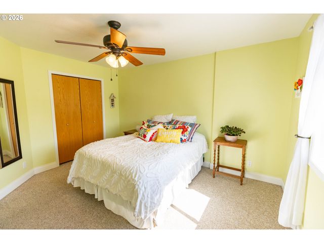 583 CANBERRA Dr, Philomath, OR 97370