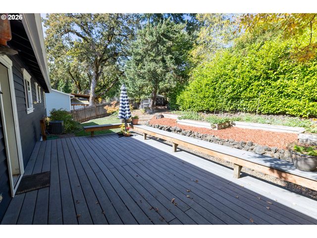 583 CANBERRA Dr, Philomath, OR 97370
